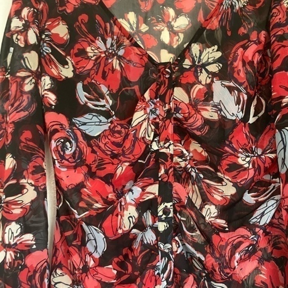 New York & Co Floral Button down top with neck scarf Size 4 - Picture 8 of 8